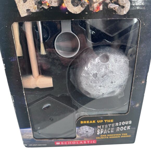 SPACE ROCKS: BREAK UP THE MYSTERIOUS SPACE ROCK AND DISCOVER FAST SHIPPING RARE - Picture 2 of 9